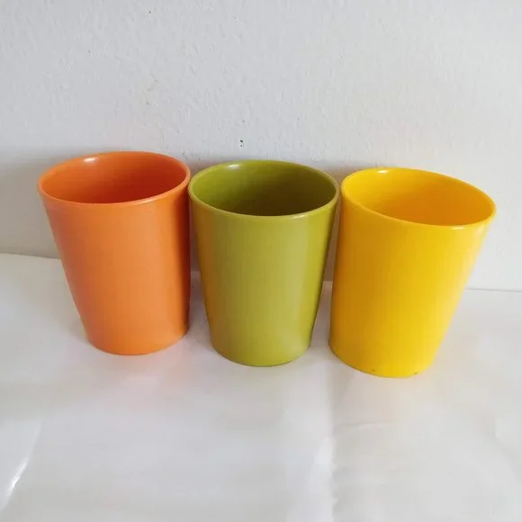 Eight Tupperware Cups Vintage Different Sizes & Colors - Picture 10 of 16
